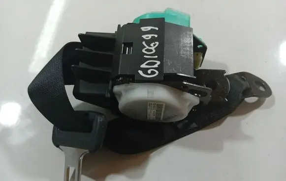 Toyota Avensis T250 Middle seatbelt (rear) 7335005042 73350-05042