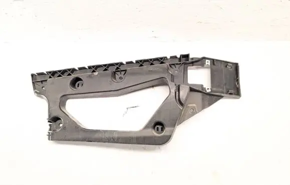 Rear bumper mounting bracket