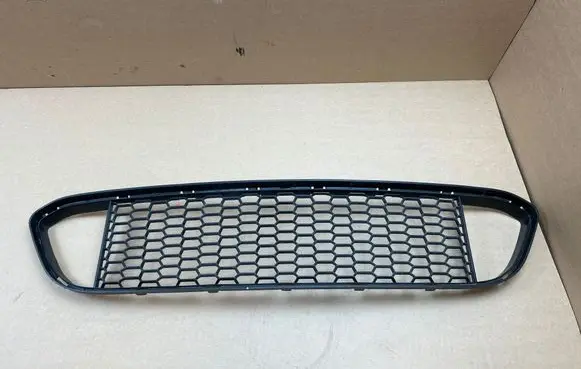 BMW 3 E92 E93 Front bumper lower grill 8047402