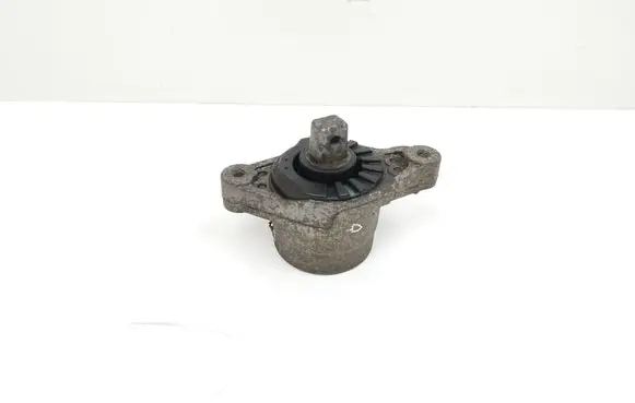 Maserati Ghibli Engine mount bracket