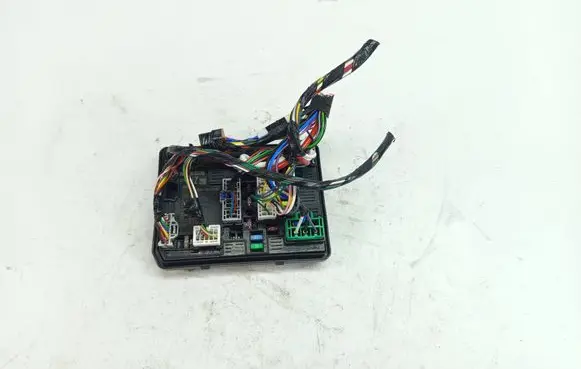 Nissan Juke II F16 Fuse module 284B76LA0B