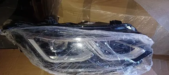 Volkswagen Tiguan Headlight/headlamp 5NB941082
