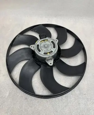 Volvo XC40 Radiator cooling fan shroud 32144113