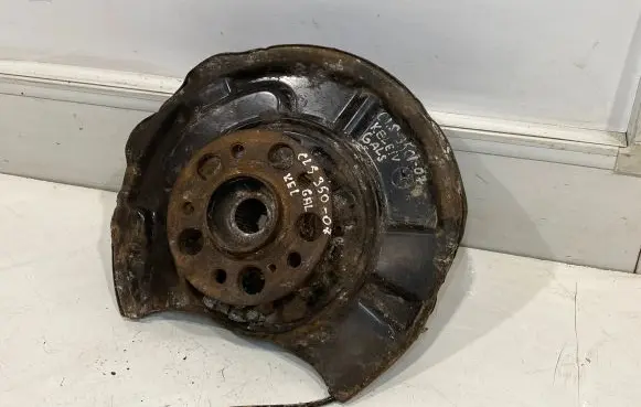 Mercedes-Benz CLS C219 Rear wheel hub spindle/knuckle A2113508308