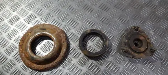 Ford Focus Coil spring mount 