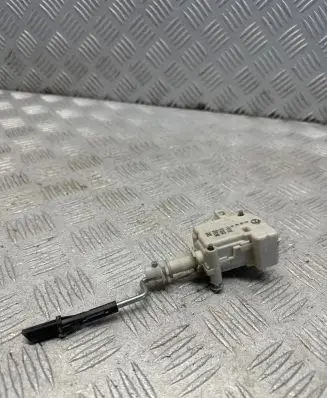 Volkswagen Touran I Central locking motor 1T0810773 3B0959782 75465911