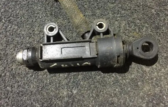BMW 3 E46 Clutch master cylinder 21.526756747 21.52-6756747