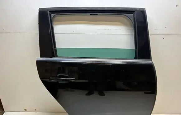 Peugeot 5008 Rear door