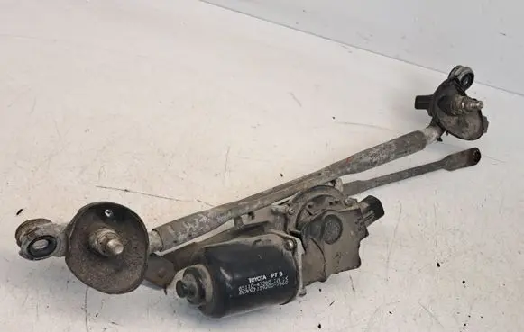 Toyota Prius (NHW20) Front wiper linkage and motor 8511047080