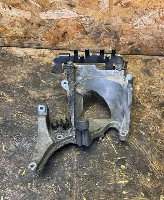 Peugeot 308 Engine mounting bracket 9678325480