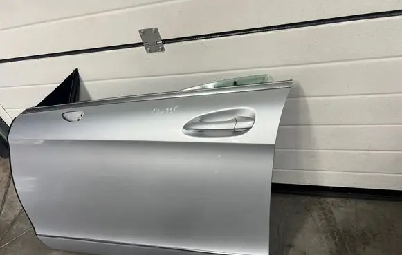Mercedes-Benz CLS C218 X218 Front door