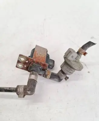 Volkswagen Golf II Valve vacuum 026133517 0280142153