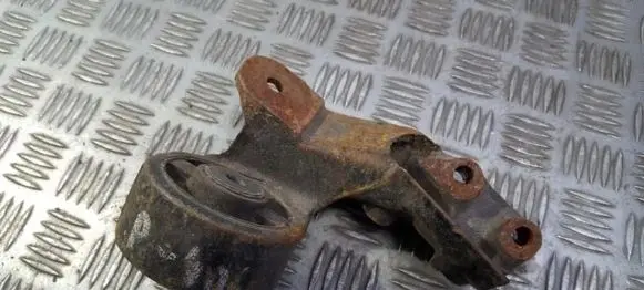 Peugeot 406 Engine mount bracket 25441380