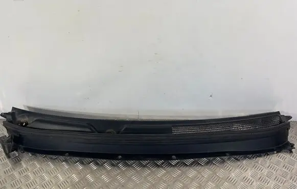 Jeep Cherokee Wiper trim 68102558