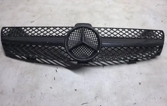 Front bumper upper radiator grill