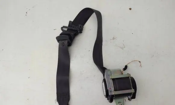 Opel Astra J Front seatbelt 13443559