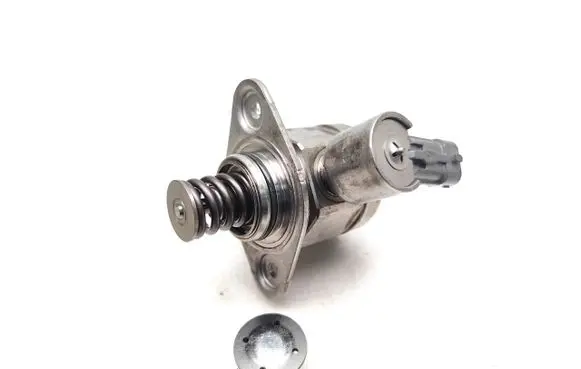 Ford Focus Fuel injection high pressure pump CM5G-9D376-GA 0261520095