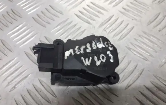 Mercedes-Benz C W203 Central body control module A2038201642
