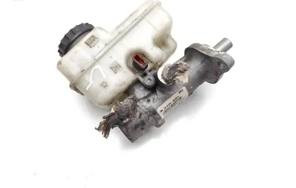 Master brake cylinder
