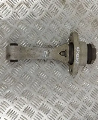 KIA Sportage Engine mount bracket
