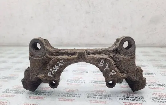 Volkswagen PASSAT B7 Front Brake Caliper Pad/Carrier 