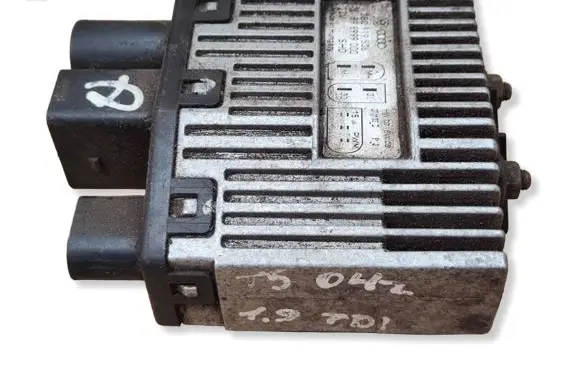 Volkswagen Transporter - Caravelle T5 Fan control module 3B0919506 898999000