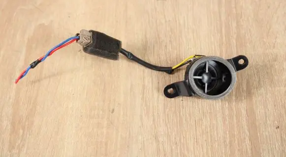 KIA Sorento Front door high frequency speaker 