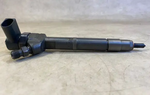 Mercedes-Benz G W461 W463 1st Gen Fuel injector A6280700387