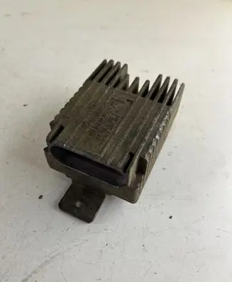 Mercedes-Benz E W210 Coolant fan relay A0225456232 E5001003