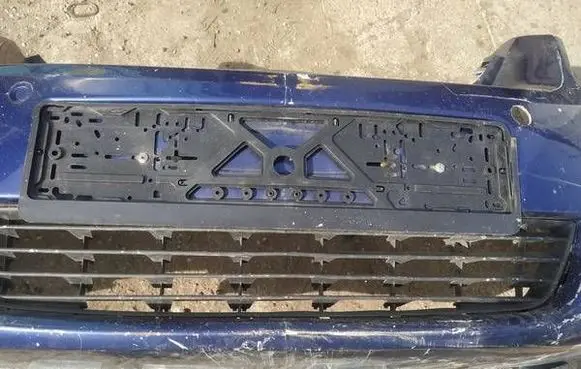 Opel Zafira B Front bumper lower grill