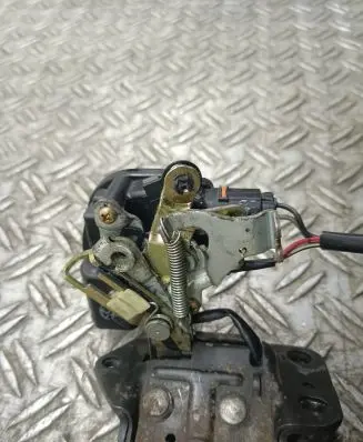 Tailgate/trunk/boot lock/catch/latch