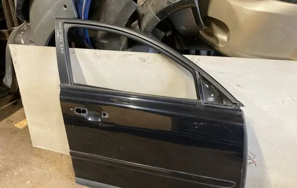 Volvo V50 Front door