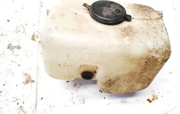Peugeot 405 Windshield washer fluid reservoir/tank
