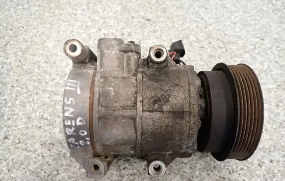 KIA Carens II Air conditioning (A/C) compressor (pump) 97701-1D400