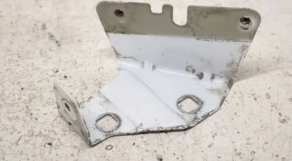 Opel Vivaro Fender mounting bracket 52045R