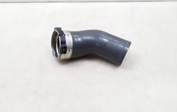 Volvo XC90 Intercooler hose/pipe 32222272