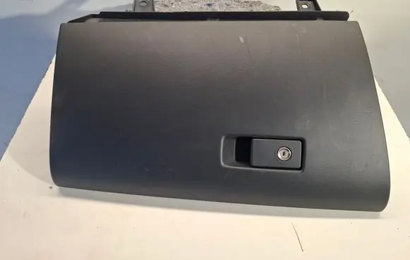 Volvo V60 Glove box 30755651