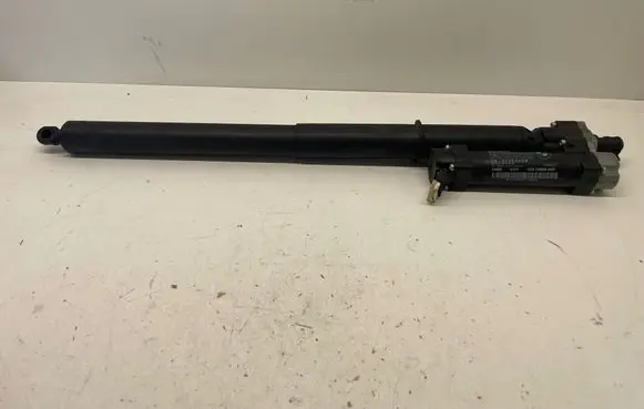 BMW 4 F36 Gran coupe Tailgate strut 7330628 616630 17893910