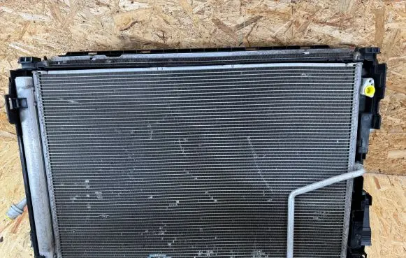 Mercedes-Benz SLK R172 Radiator set A2045001255