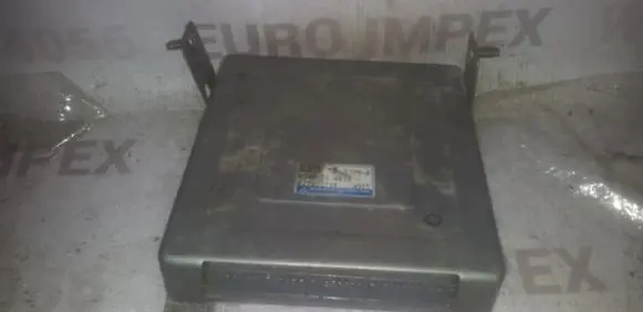Mazda 323 Engine control unit/module B3518881A E2T82271M