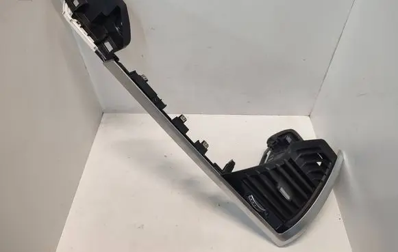 BMW X3 G01 Dashboard side air vent grill/cover trim 9384395 64229384395 64229872169