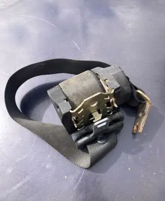 Ford Mondeo Mk III Rear seatbelt 3011817345 48808FK