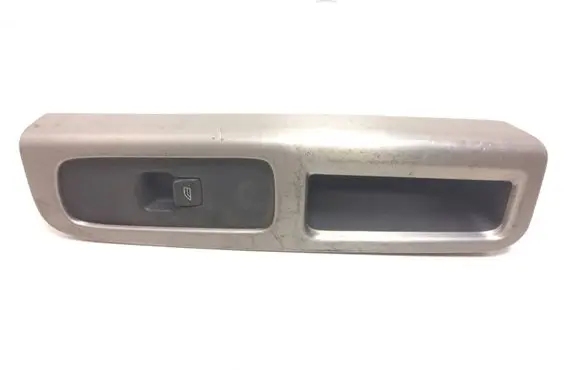 Volvo V50 Front door window switch trim 8679666