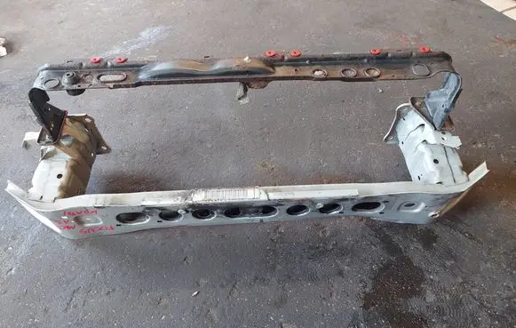 Ford Focus Front bumper support beam 