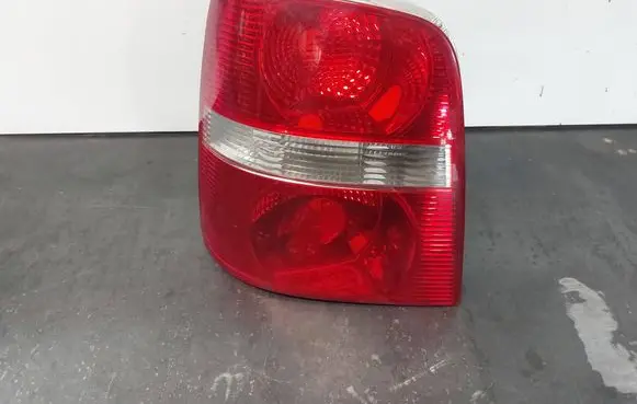 Volkswagen Touran I Rear/tail lights 1T0945095F 1T0945111B