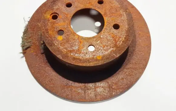 Nissan Qashqai Rear brake disc neventiliuojamas