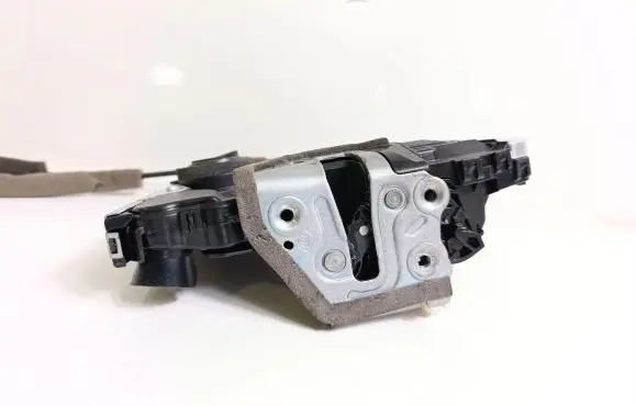 Toyota Urban Cruiser (XP110) Front door lock 0100217 PBTABSGF15