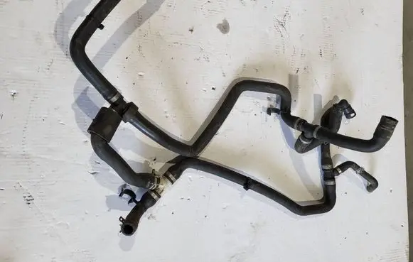 Ford Kuga II Engine coolant pipe/hose F1F1-8D030-DE
