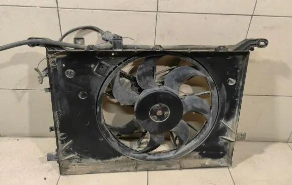 Volvo XC70 Electric radiator cooling fan 8649822 30647253