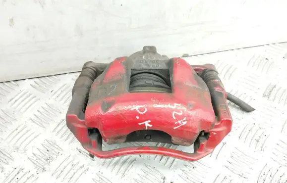 Toyota Auris E180 Front brake caliper